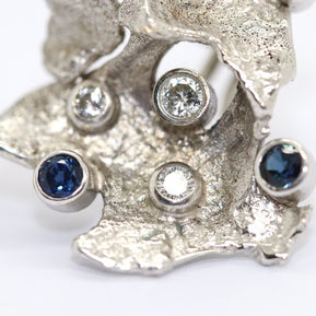 Fantasie-Ohrclips aus 14 Karat Weißgold mit Diamanten und Saphiren