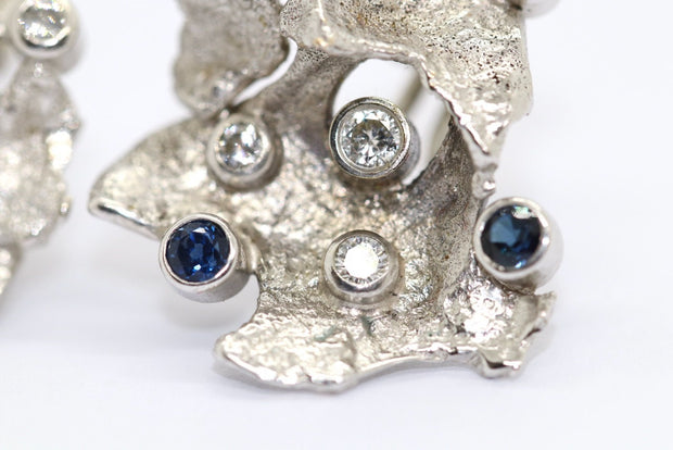 Fantasie-Ohrclips aus 14 Karat Weißgold mit Diamanten und Saphiren