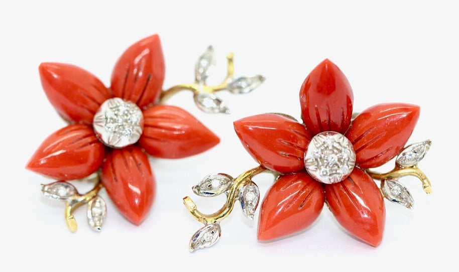 18 Karat Gold Ohrstecker, mit Koralle und Diamanten, Ohrringe, Clips, florales Design