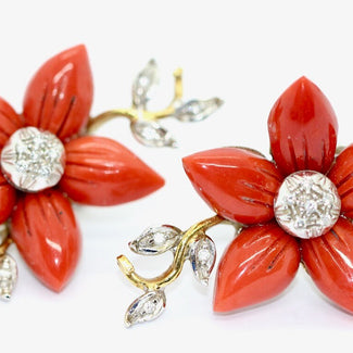 18 Karat Gold Ohrstecker, mit Koralle und Diamanten, Ohrringe, Clips, florales Design