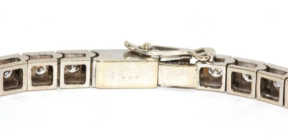 18 Karat Weißgold Tennisarmband, besetzt mit 38 runden weißen Diamanten
