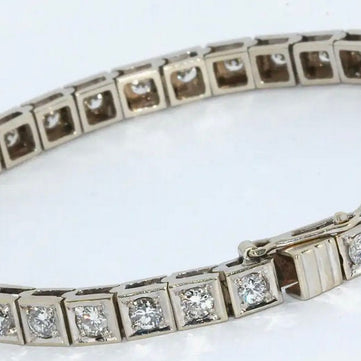 18 Karat Weißgold Tennisarmband, besetzt mit 38 runden weißen Diamanten