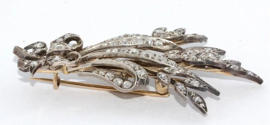 Große, Antike Weißgold Diamant-Brosche als Blumenstrauß mit Schleife