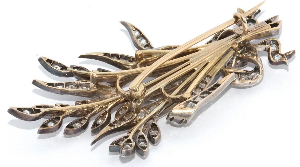 Große, Antike Weißgold Diamant-Brosche als Blumenstrauß mit Schleife