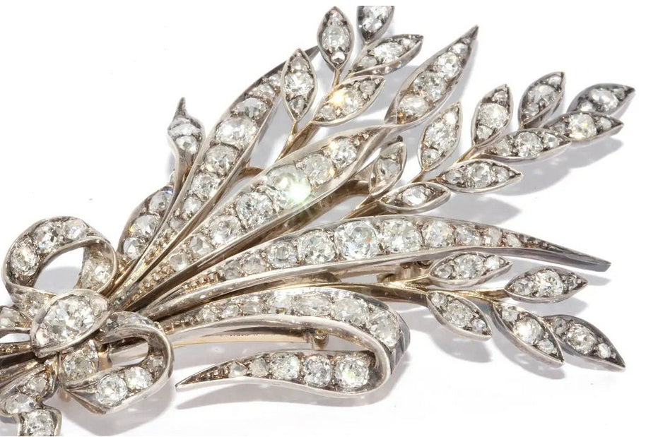 Große, Antike Weißgold Diamant-Brosche als Blumenstrauß mit Schleife