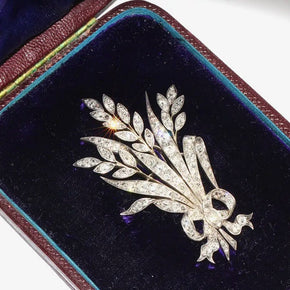 Große, Antike Weißgold Diamant-Brosche als Blumenstrauß mit Schleife