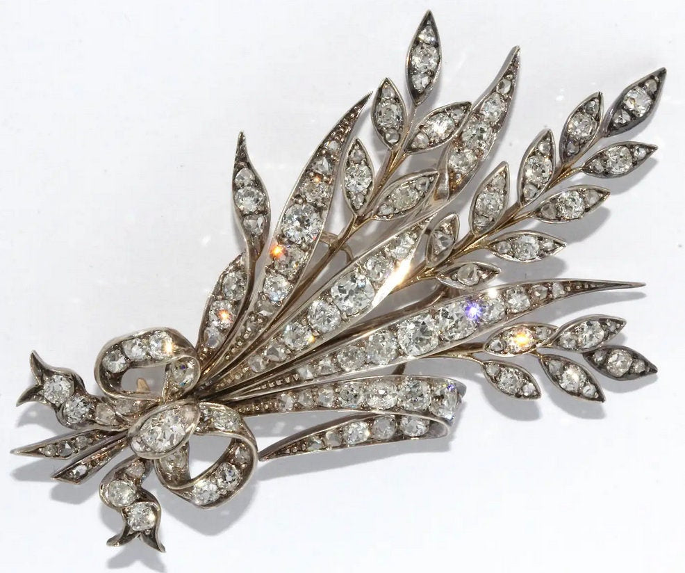 Große, Antike Weißgold Diamant-Brosche als Blumenstrauß mit Schleife
