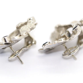 Fantasie-Ohrclips aus 14 Karat Weißgold mit Diamanten und Saphiren