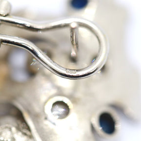 Fantasie-Ohrclips aus 14 Karat Weißgold mit Diamanten und Saphiren