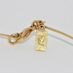 18 Karat Gold Halskette, Collier mit großem Anhänger als japanisches „Torii“, Koralle und Marquise-Diamant,