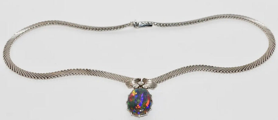 Prächtige Halskette, Collier aus 18 Karat Weißgold mit großem australischem Opal und Diamanten