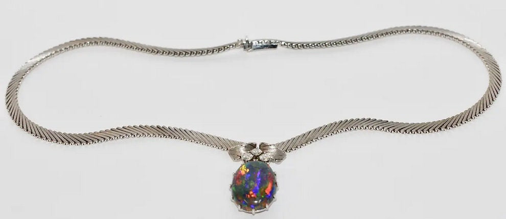 Prächtige Halskette, Collier aus 18 Karat Weißgold mit großem australischem Opal und Diamanten