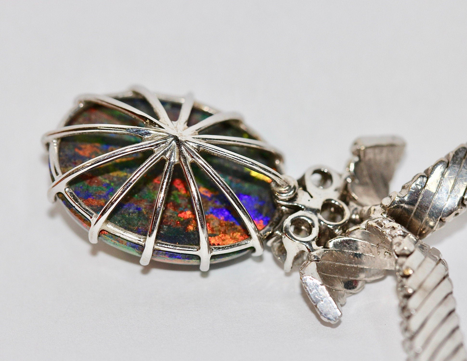 Prächtige Halskette, Collier aus 18 Karat Weißgold mit großem australischem Opal und Diamanten