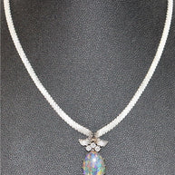 Prächtige Halskette, Collier aus 18 Karat Weißgold mit großem australischem Opal und Diamanten