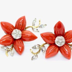 18 Karat Gold Ohrstecker, mit Koralle und Diamanten, Ohrringe, Clips, florales Design