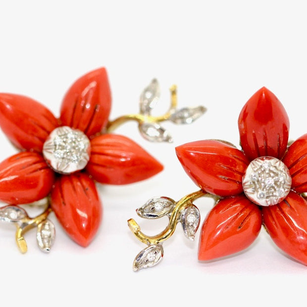 18 Karat Gold Ohrstecker, mit Koralle und Diamanten, Ohrringe, Clips, florales Design