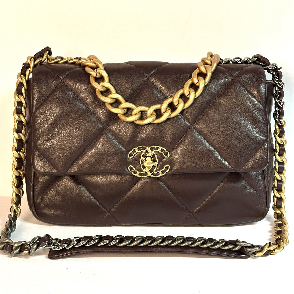 Chanel 19 Flap Bag Braun Lammleder wie NEU