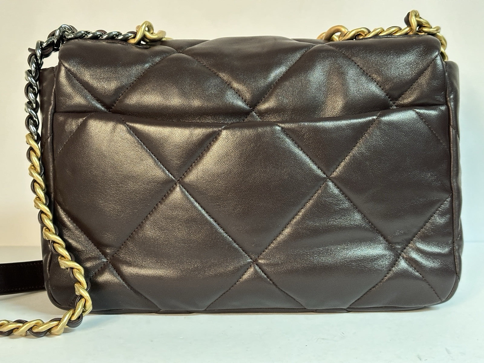 Chanel 19 Flap Bag Braun Lammleder wie NEU
