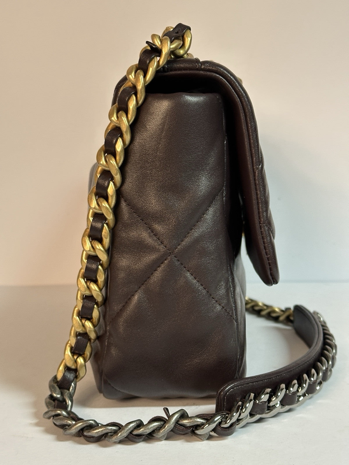 Chanel 19 Flap Bag Braun Lammleder wie NEU