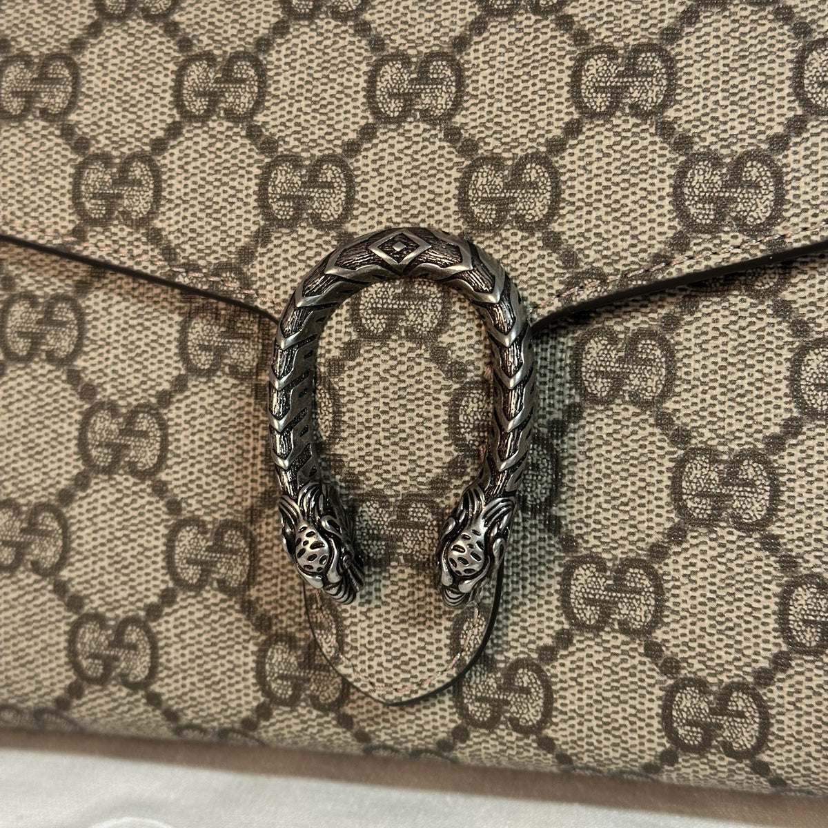 Gucci Dionysus Schultertasche Brieftasche mit Kette GG Supreme Beige/Taupe 2025