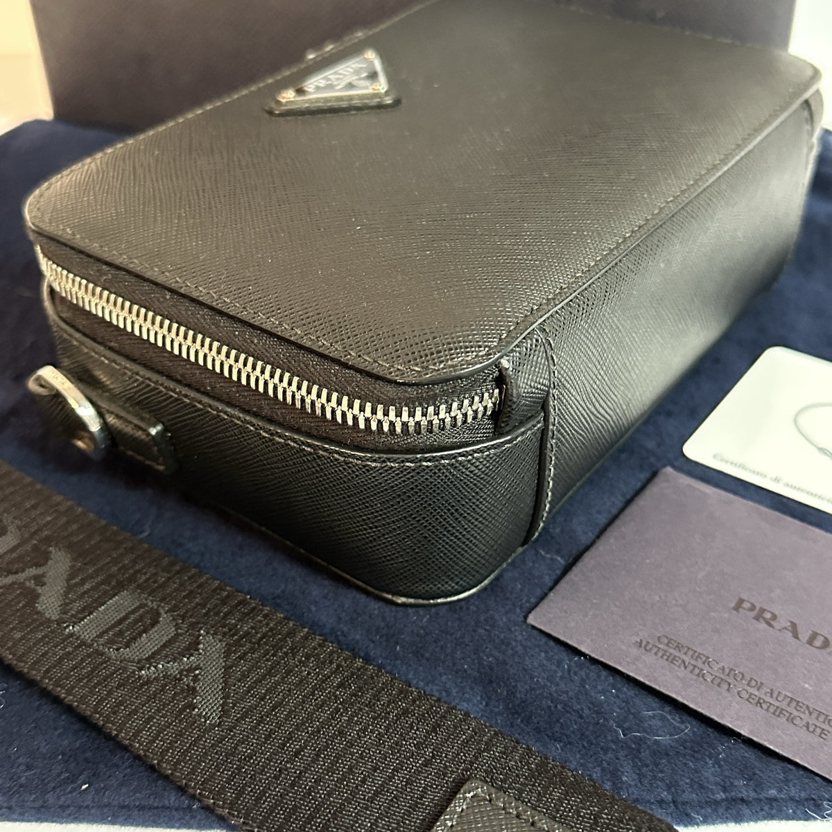 Prada Brique Umhängetasche Schwarz Saffiano Leder TOP ZUSTAND 2022